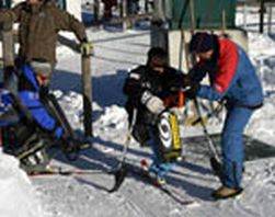 Corso di sci per persone con disabilità